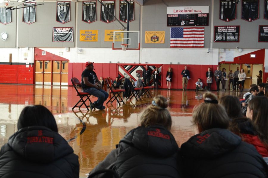 Motivation speaker Mykee Fowlin came on Nov. 13 to speak to underclassmen.