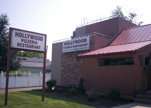 Storefront of Hollywood Pizza. Photo courtesy of hollywoodpizza.com. 